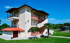 Evangelia'S Family House